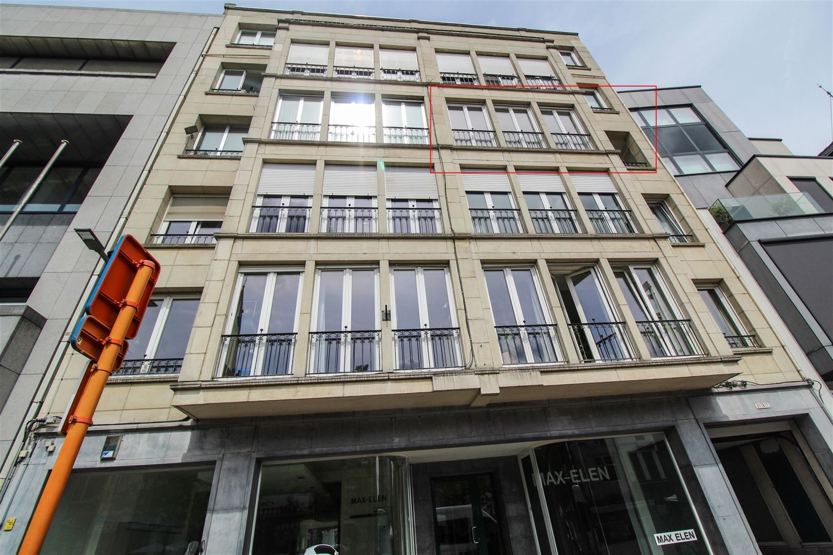 Ruim appartement met uniek uitzicht in het hartje van Sint-Niklaas - foto 1