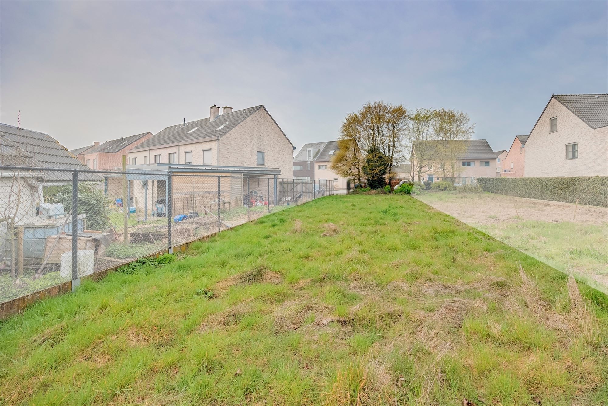 Ruime bouwgrond van 357 m² voor HOB in centrum Kontich  - foto 2