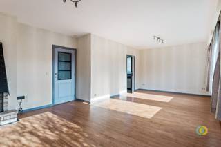 In het groene populierendal te Grimbergen, nabij voorzieningen en invalswegen, vindt u dit gelijkvloers appartement met 2 slaapkamers in een...