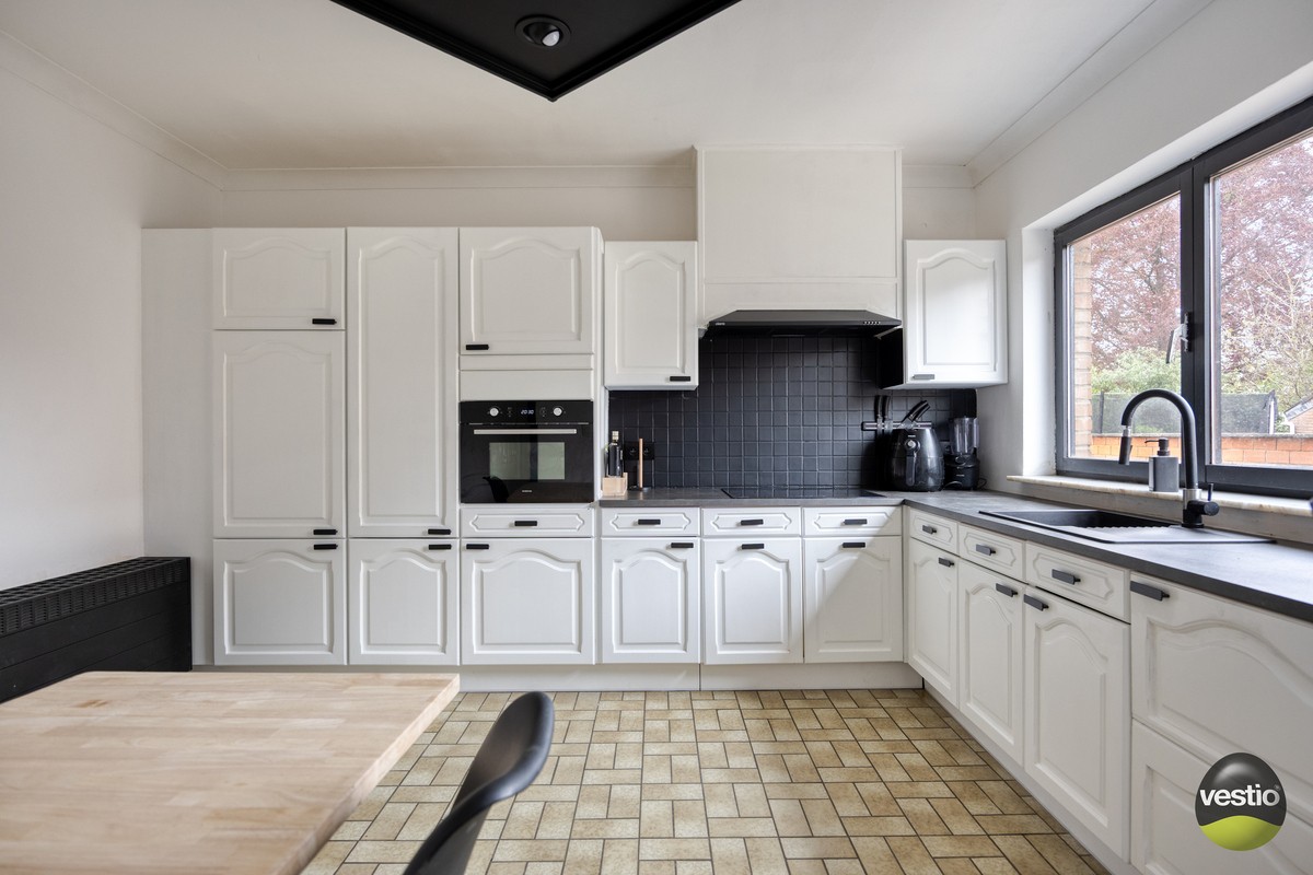 HALF VRIJSTAANDE WONING MET 4SLPK TE EIGENBILZEN. - foto 5