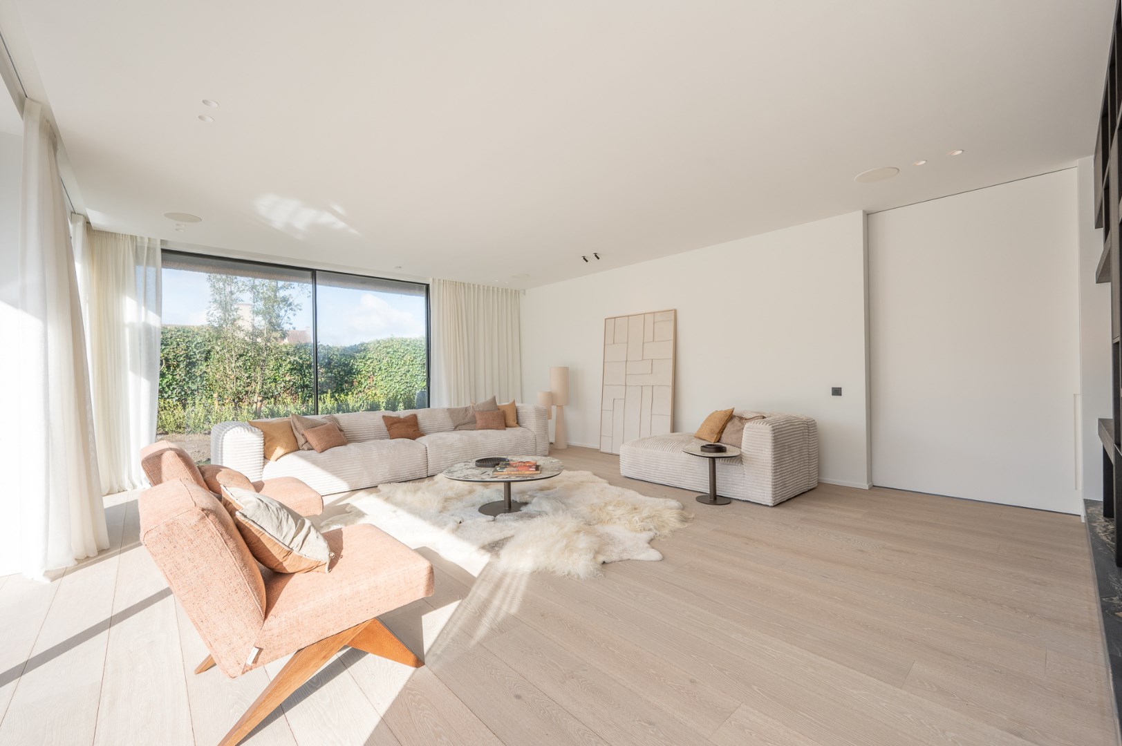 Zeer luxueuze alleenstaande nieuwbouwvilla met zwembad, grote kelder en garage - foto 4