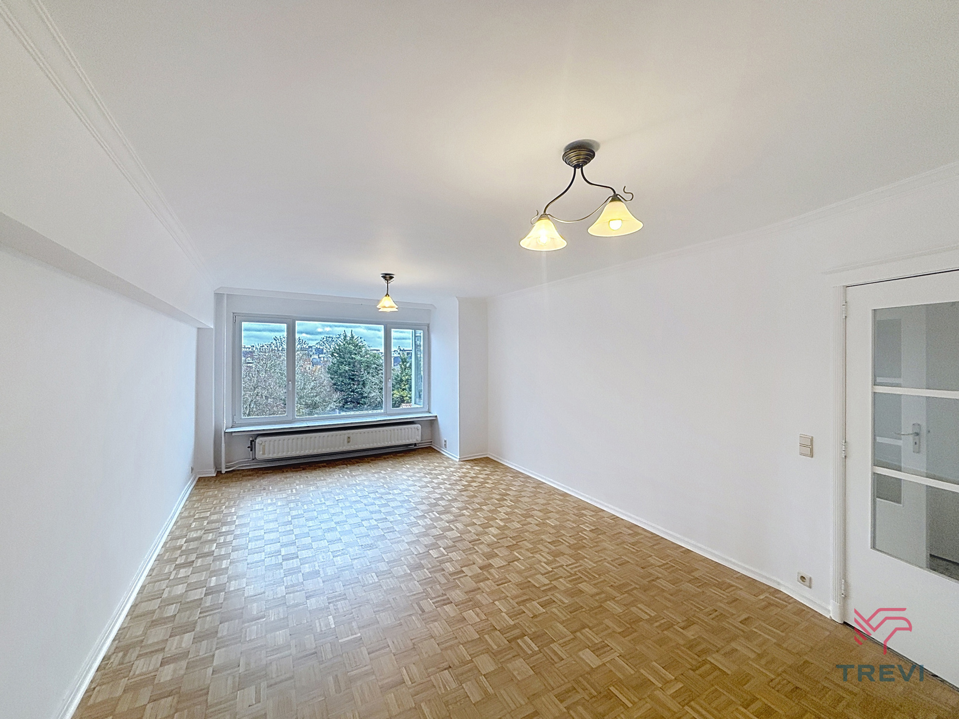 CINQUANTENAIRE – VOLLEDIG GERENOVEERD 2-SLAAPKAMERAPPARTEMENT - foto 2