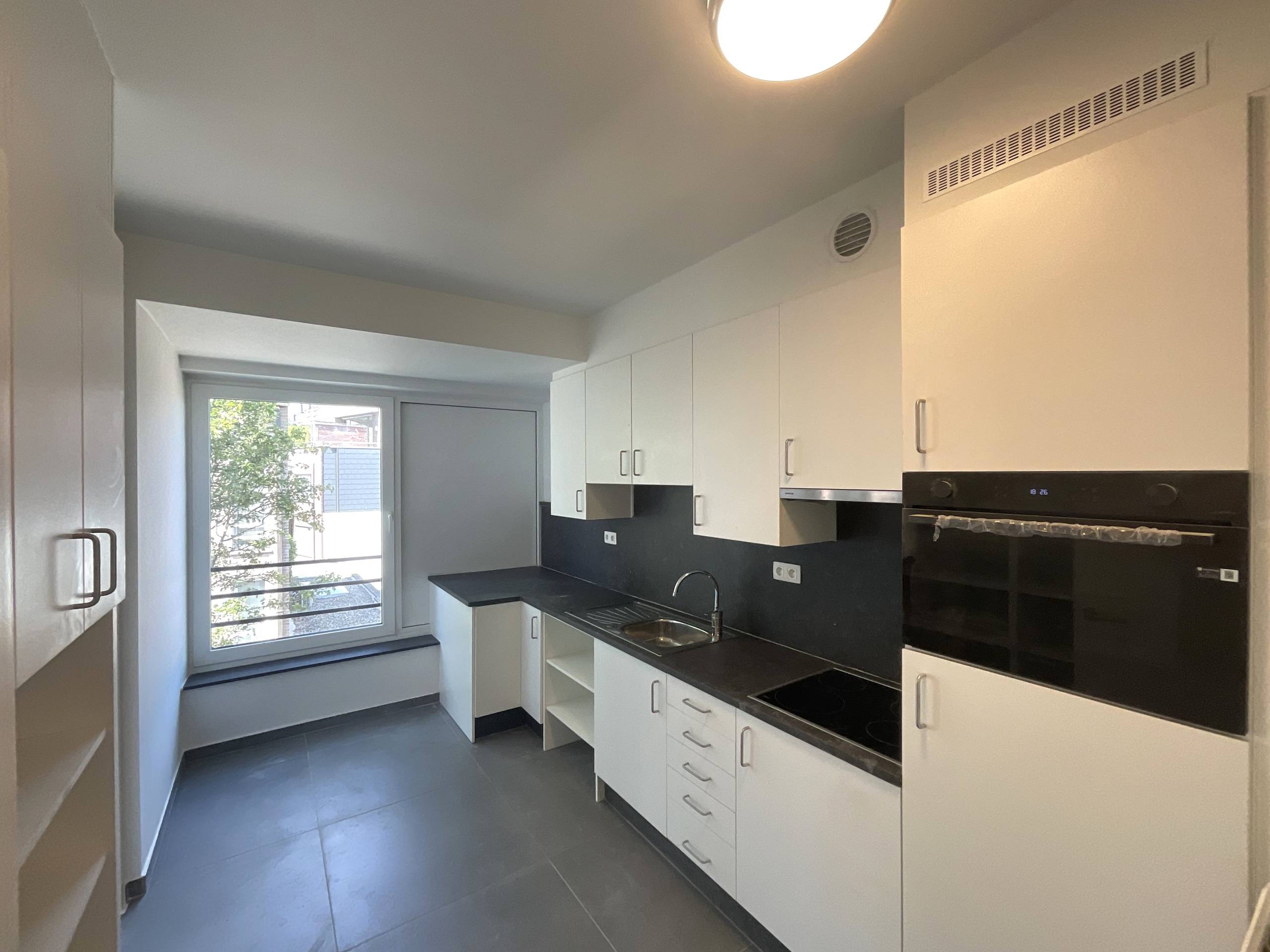 Volledig gerenoveerd dakappartement in centrum Herentals - foto 4