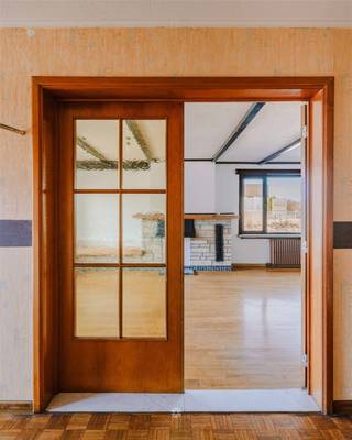 DESTELBERGEN - Lichtrijk appartement met 3 slaapkamers Bent u op zoek naar een renovatieproject of een interessante investering? Dan is dit...