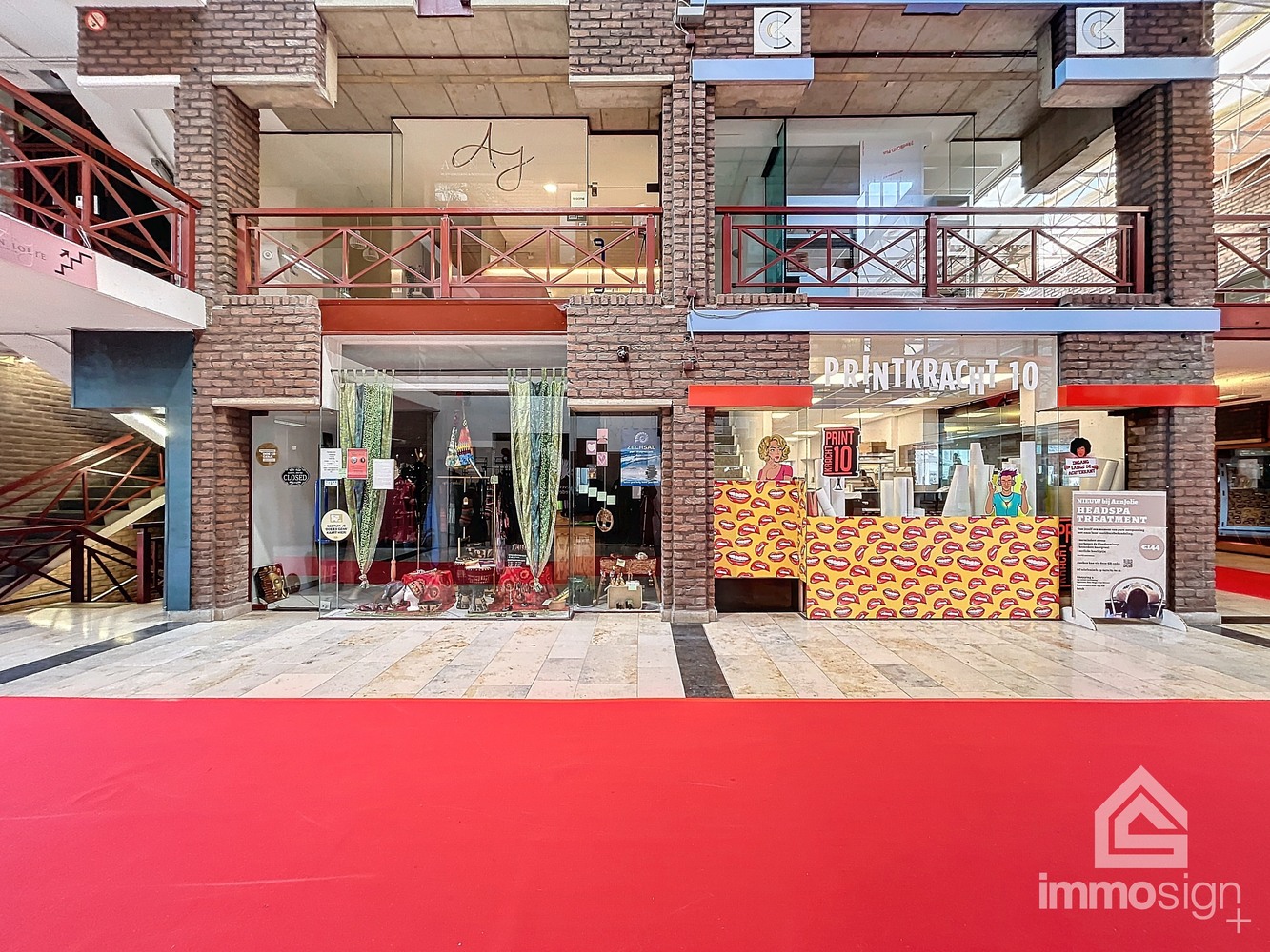 Zeer ruime handelsruimte met garage en autostaanplaats, mogelijks ook uit te breiden in Shopping 2 te Genk! - foto 5