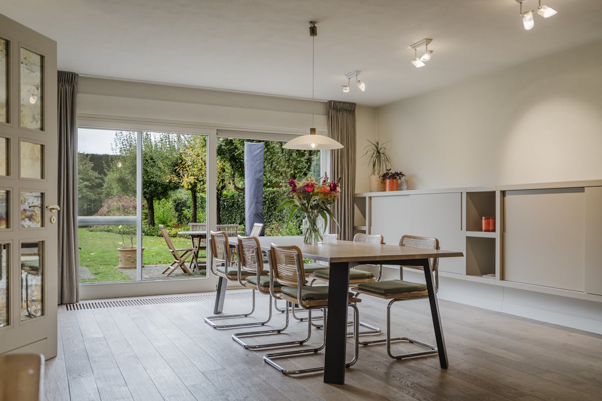 Spacieuse villa rénovée de 1327 m² avec jardin orienté sud dans un quartier résidentiel calme - photo 5