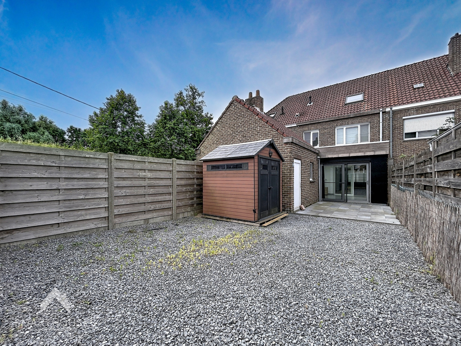 Woning met 4 slaapkamers en tuin met uitweg - foto 3