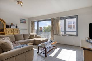 Contemporary, recent and well-maintained apartment on a 3rd floor in a small apartment complex near the center of Boom.The layout is as...