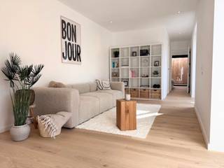 Dit volledig gerenoveerd appartement met 1 slaapkamer geniet van een gunstige locatie in het centrum van Waregem. Het appartement met privaat...