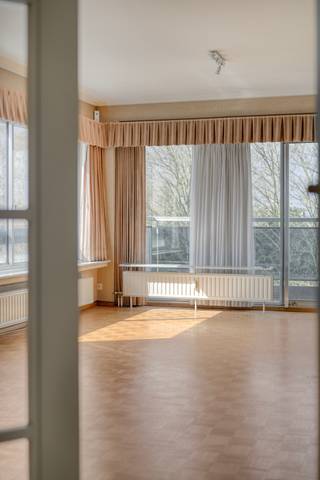 Te koop: ruim drieslaapkamerappartement in het centrum van Mechelen, op wandelafstand van scholen, openbaar vervoer en het treinstation. Dit...