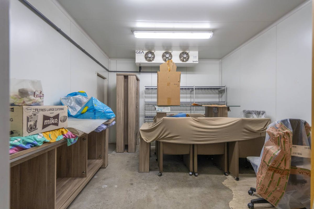 Local commercial d'environ 75 m² à louer à Bavikhove - photo 5