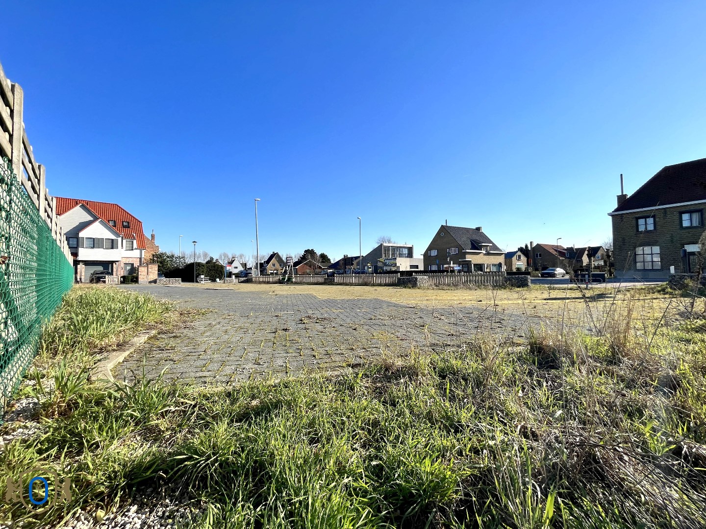 Parkeerterrein met 14 staanplaatsen - foto 4