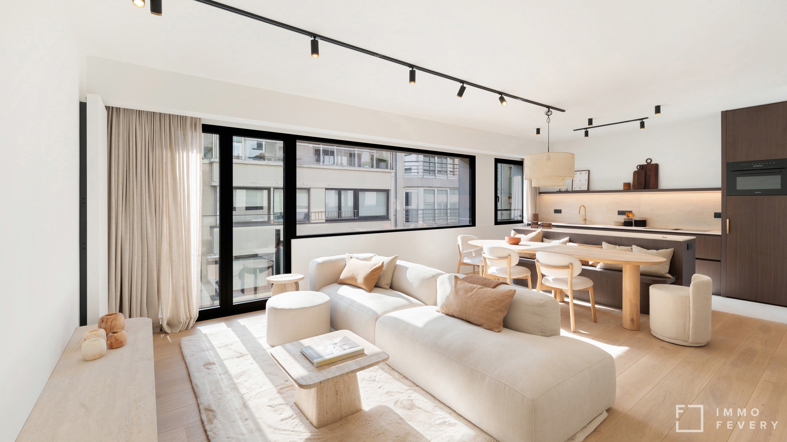 Prachtig gerenoveerd appartement op 2 stappen van de Zeedijk. - foto 4