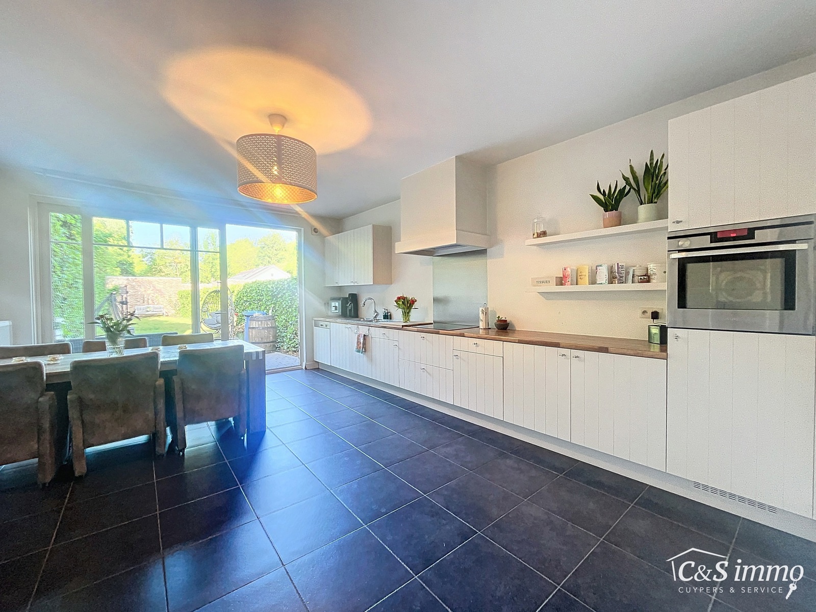 Stijlvolle woning met 4 slaapkamers en tuin - foto 3