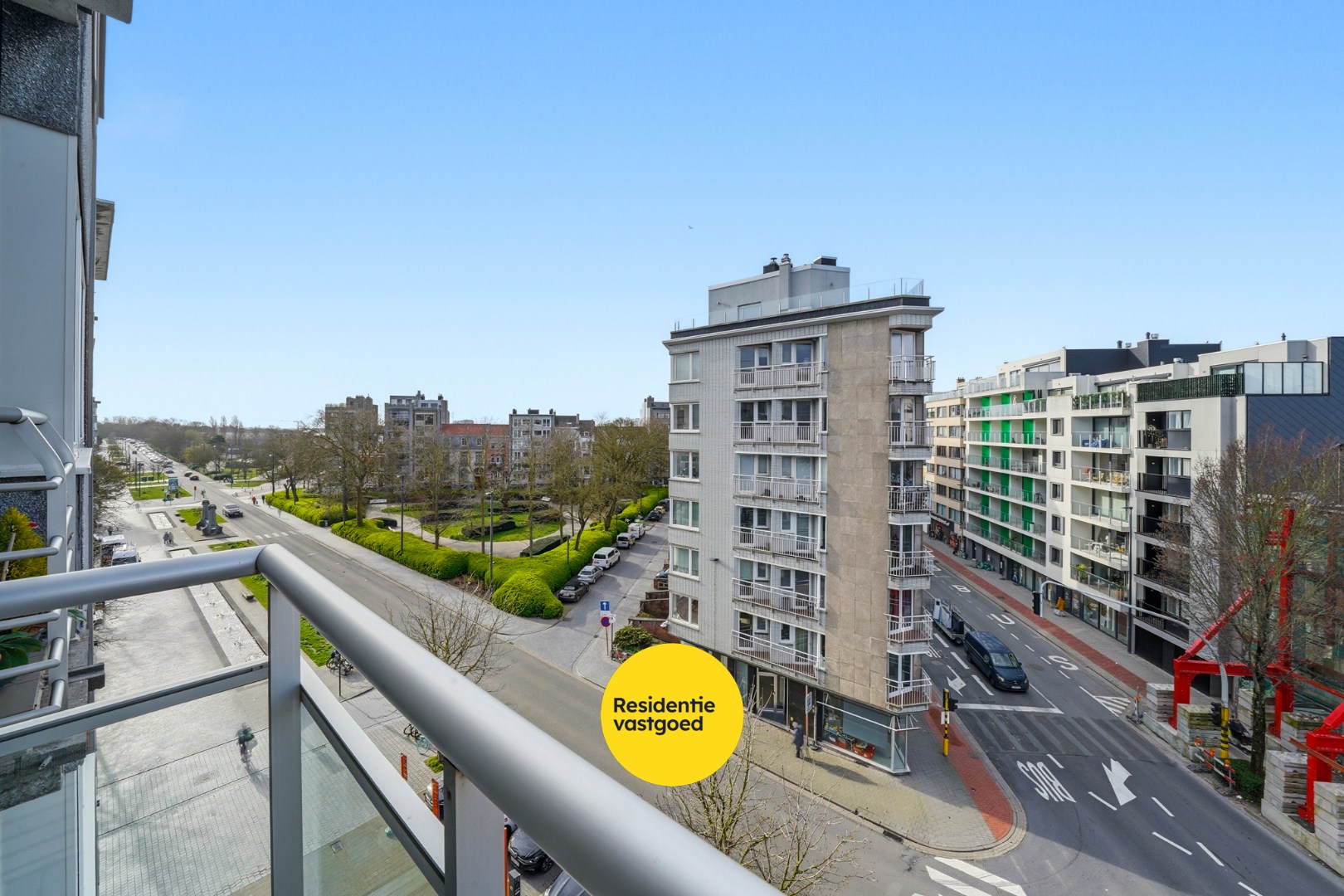 Op te frissen 2-slaapkamerappartement met open zicht te Oostende - foto 4