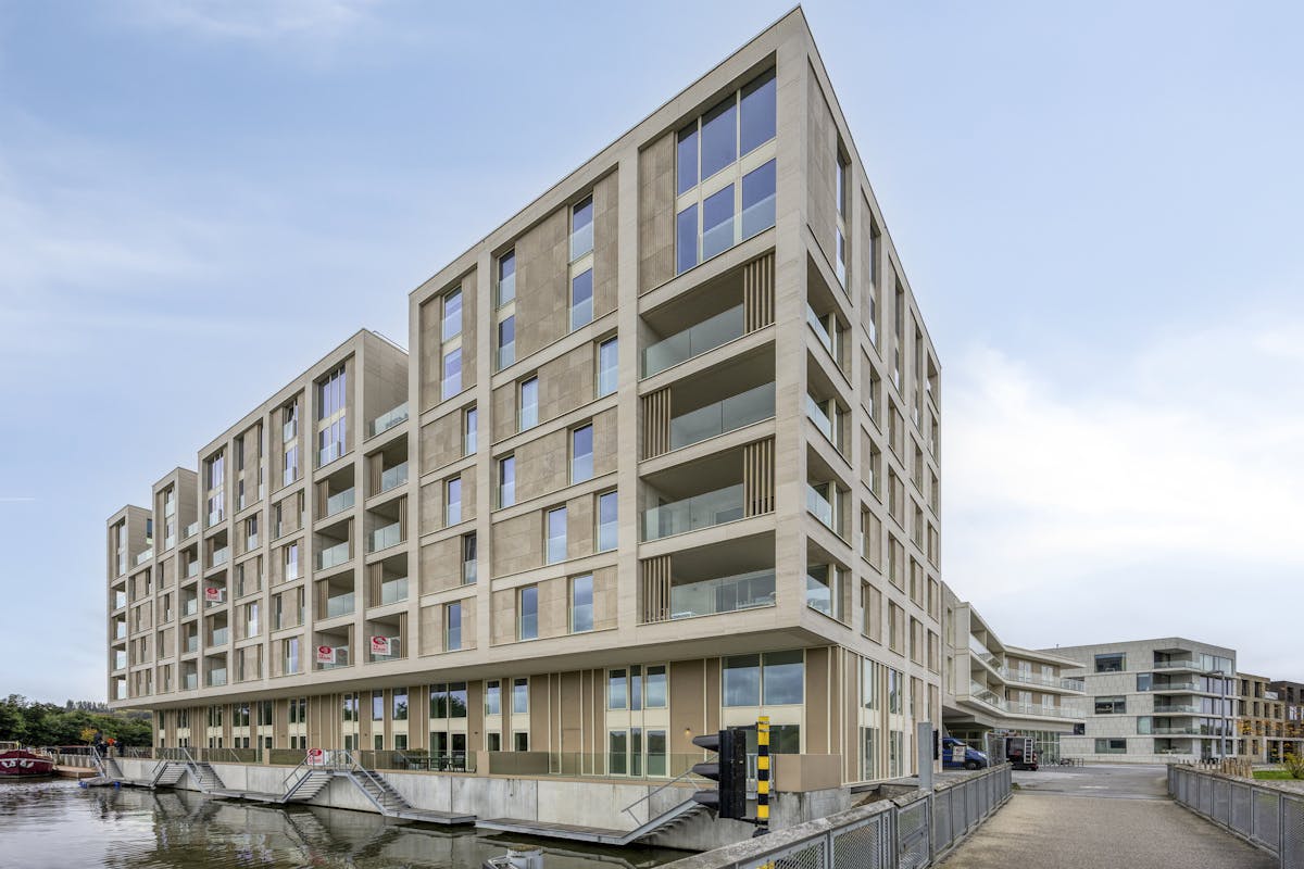 Duplex apartment with boat dock for sale! - photo 3