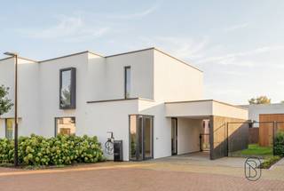 Bezoekmoment dinsdag 17/02 van 16h tot 18h30!Te koop: prachtig ingerichte recente, energiezuinige woning op topligging en wandelafstand van het...