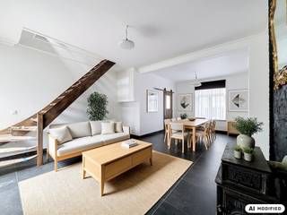 <p>Deze volledig gerenoveerde halfopen woning combineert hedendaags wooncomfort met een warme, authentieke uitstraling. Een ideale thuis voor wie houdt van sfeer, ruimte en een gezellige tuin!<br /><br />Je komt binnen via de inkomhal met gastentoilet en ontdekt meteen de sfeervolle leefruimte met gezellige zit- en eethoek. Aansluitend bevindt zich de ruime keuken met directe toegang tot het terras. Er is voorziening voor een vaatwasser en koelkast.<br /><br />De karaktervolle badkamer beschikt over een moderne inloopdouche en lavabo. Daarnaast is er een praktische berging met wasplaats.</p>
<p>Buiten geniet je van een groene tuin met terras en handig zijpoortje. Op de eerste verdieping bevinden zich twee slaapkamers en een apart toilet. De tweede verdieping biedt een derde slaapkamer, ideaal als master bedroom, hobbyruimte of thuiskantoor.<br /><br />Een charmante, volledig gerenoveerde woning met karakter én comfort. Hier hoef je enkel nog je koffers uit te pakken!<br /><br />Extra troeven</p>
<ul>
<li>gerenoveerd in 2025</li>
<li>handig zijpoortje</li>
<li>leuke tuin</li>
<li>authentieke houten vloer</li>
<li>nabij belangrijke invalsweg, scholen en winkels</li>
<li>instapklaar</li>
</ul>
<p>Volgens een simulatie uitgevoerd door de EPC dienst, is het voldoende om de houtkachel te vervangen door een pelletkachel of gelijkwaardig om een EPC niveau D te bekomen.<br /><br />Deze woning is te koop ZONDER makelaar via het concept van Smart Houses. Wenst u verdere inlichtingen of een bezoek? Contacteer rechtstreeks de eigenaar via +32472475490</p>