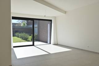 Uniek nieuwbouwappartement met 1 slaapkamer en tuin.1 slaapkamer appartement waar openheid, licht en luxe centraal staan. Dit appartement bestaat uit...