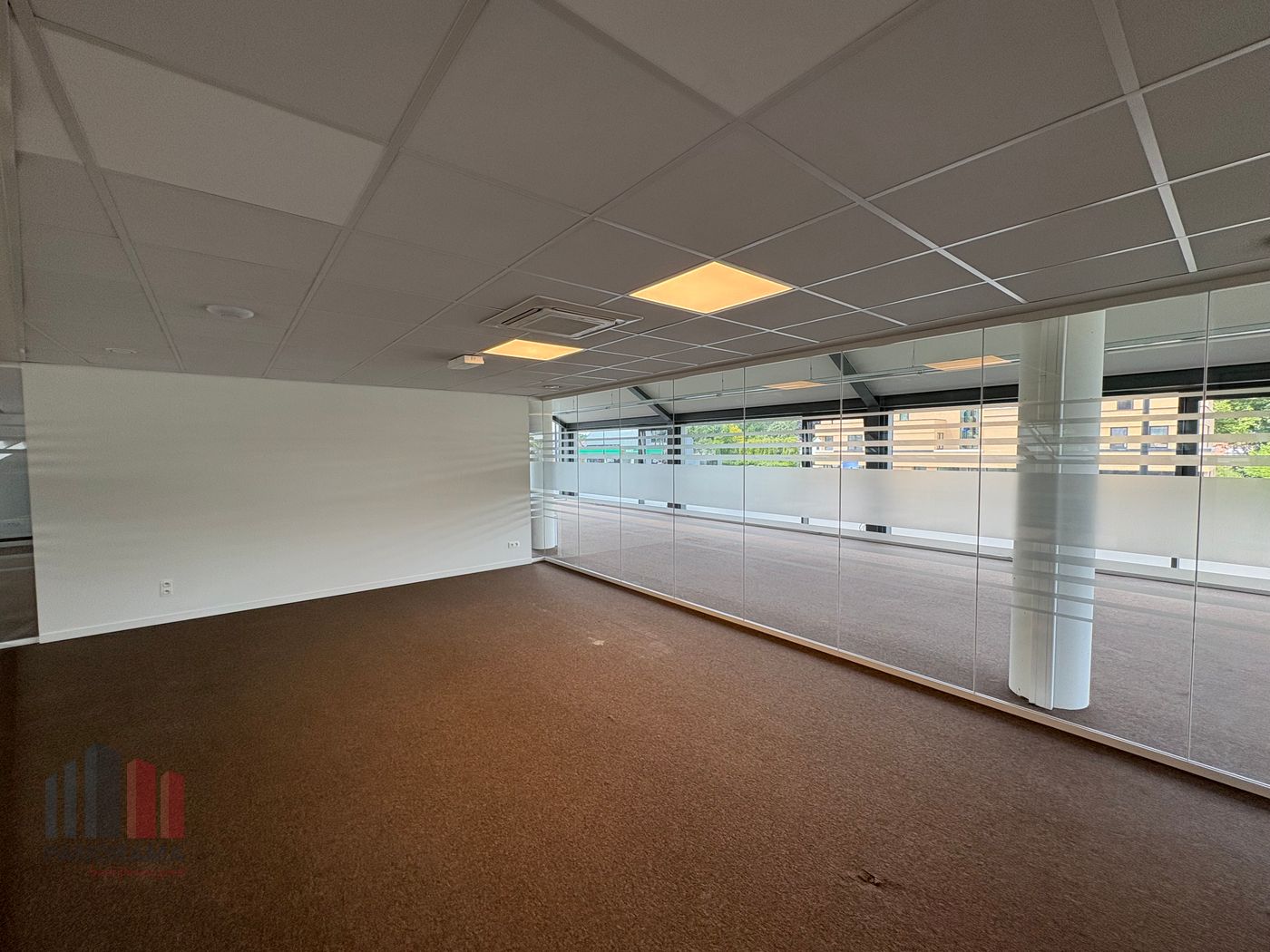 345 m² kantoor/showroom op toplocatie in Sint-Martens-Latem. - foto 5