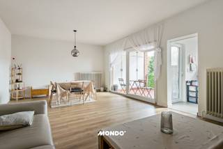 Are you looking for a ready-to-move-in apartment where comfort, energy efficiency, and a central location come together? This...