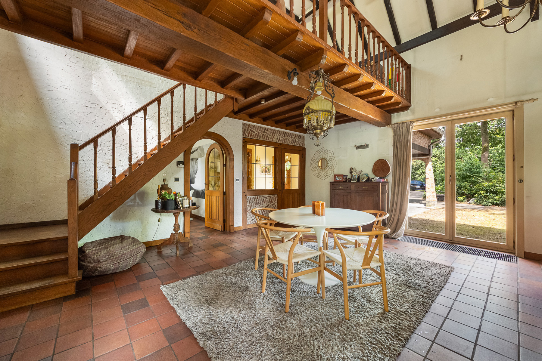 Te renoveren villa met paardenstallen op ca. 1753 m². - foto 5