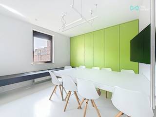 This characterful office building in the heart of Vilvoorde was formerly used as a bank branch and now offers numerous possibilities...