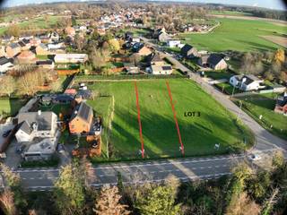 Bouwgrond te koop in Tessenderlo!Mooie open bouwgrond (lot 3) te koop in TessenderloDeze aantrekkelijke vergunde bouwgrond in een verkaveling van 3...