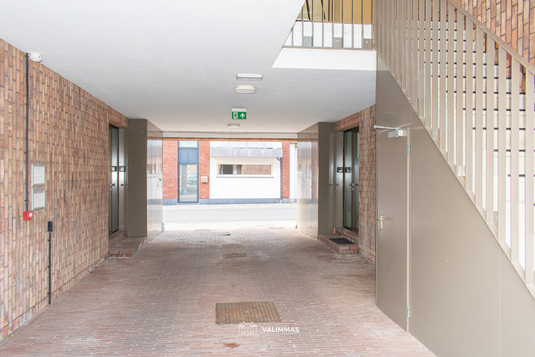 Gelijkvloers duplex-appartement met terras & autostandplaats - foto 2