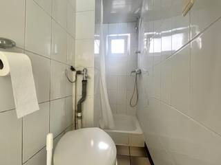 Surf naar www.abricasa.be en plan jouw verhuurafspraak in samen met onze digitale assistente Alice!Lichtrijke studio op toplocatie in...