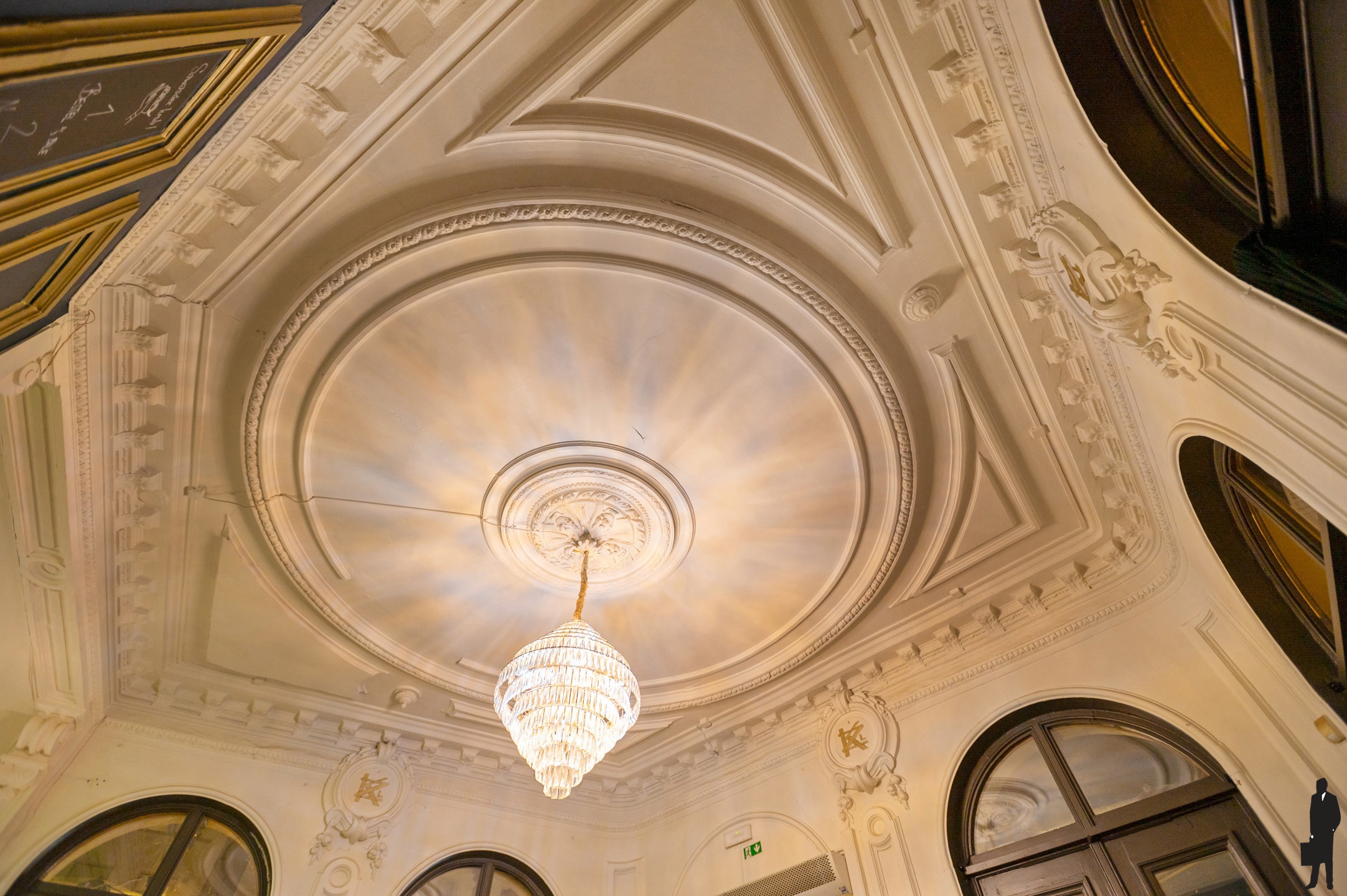 Handelspand op bruisende Bolivarplaats met stabiele huurinkomsten - foto 4