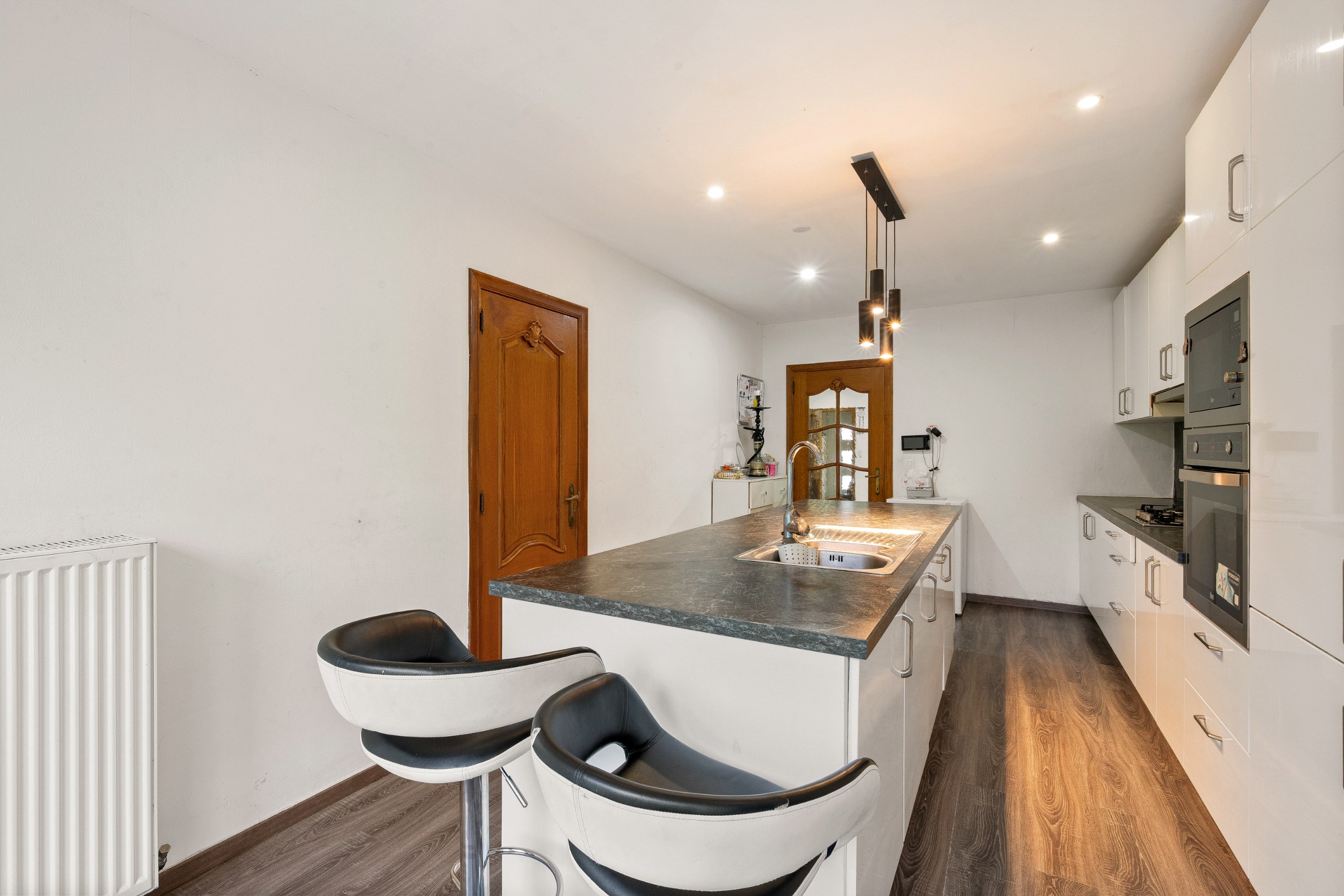 Prachtig gerenoveerde woning in Lier met zonnige tuin, Energielabel C en ruime oppervlakte - foto 3