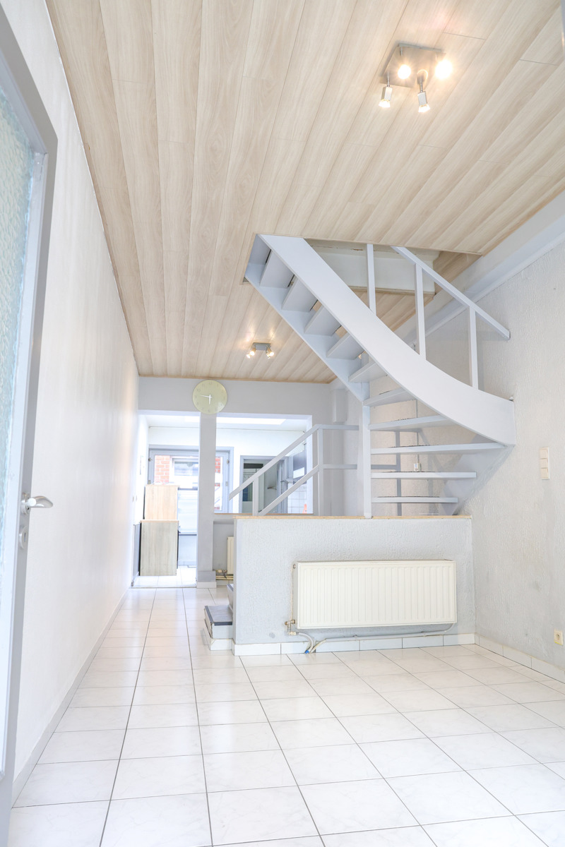 VERNIEUWDE WONING - CENTRALE LIGGING - foto 5