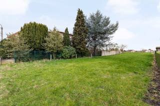 Een mooi stuk grond, in het centrum van Rekkem....Dit perceel heeft een breedte van ca 12 m, waardoor er mogelijkheid is tot het bouwen van een open...