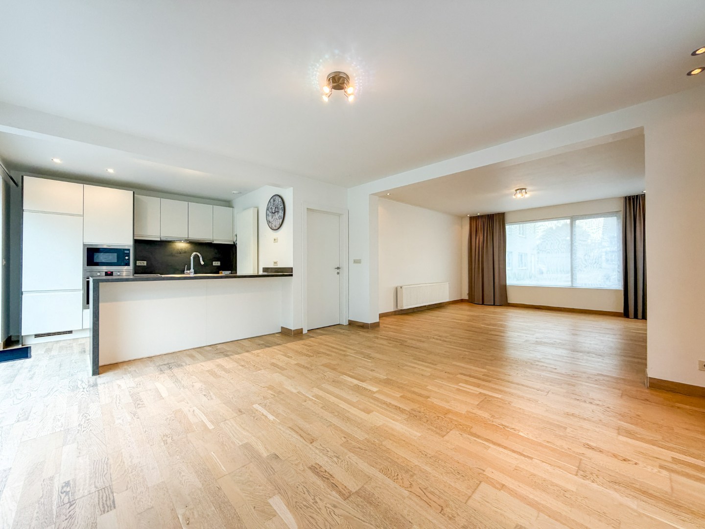 Ruime instapklare woning met tuin, 3 slpk, grote garage/berging (100 m²) te Handzame - foto 4