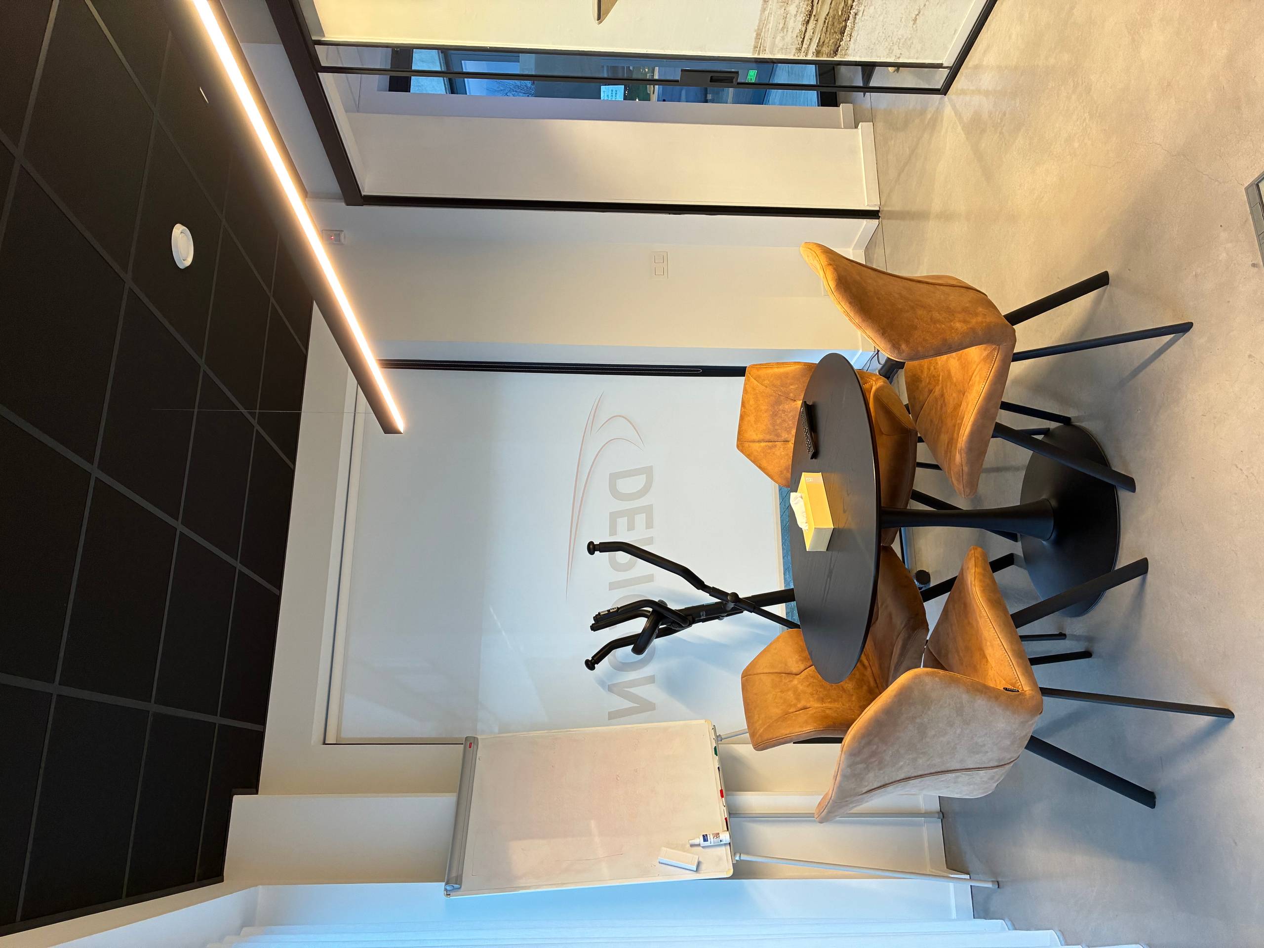 Goedgelegen kantoorruimte te huur in Waregem - foto 1