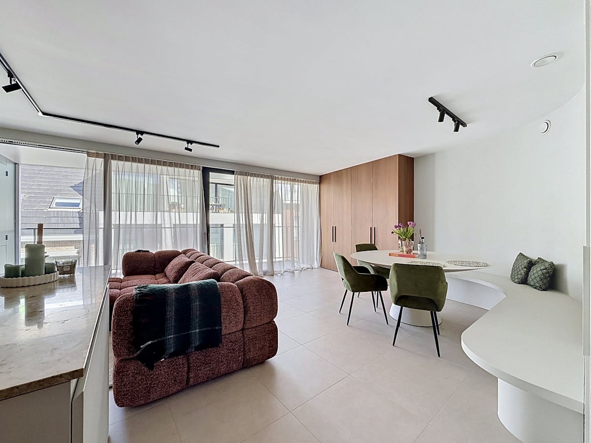 Prachtig nieuwbouwappartement met 2 kamers te huur in Waregem - foto 2