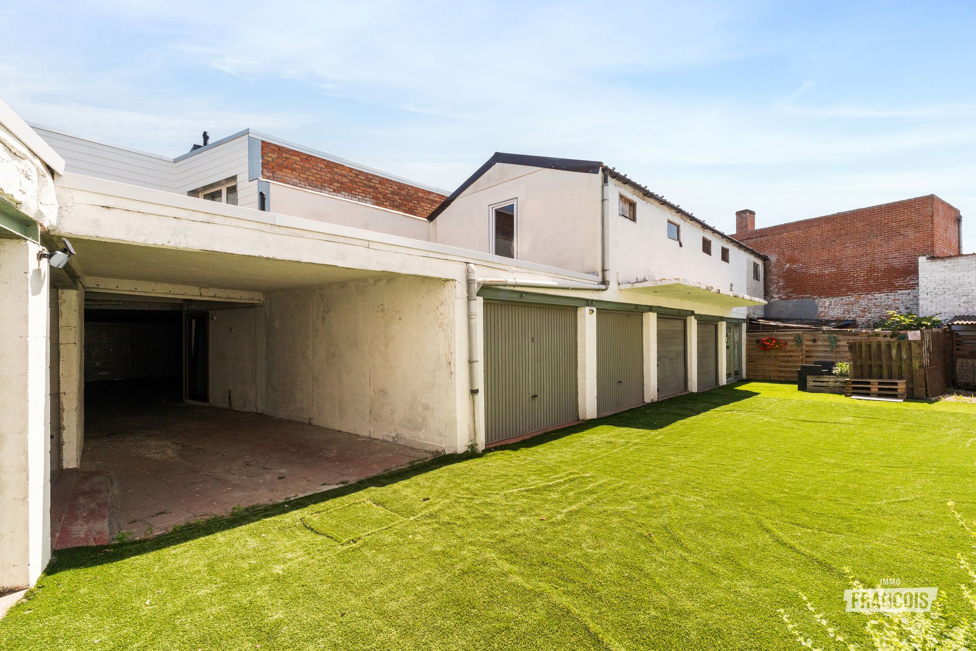 Ruime garagebox op een toplocatie nabij de duinen te Bredene. - foto 4