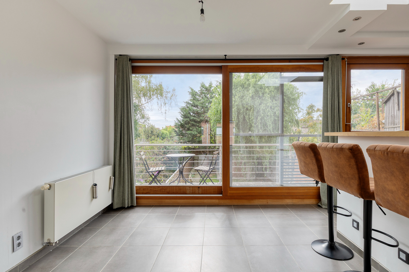 Gezellige bel-etage woning met 3 slaapkamers, garage en zuidwest gerichte tuin - foto 4
