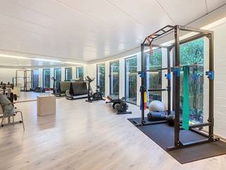 Goed gelegen commercieel gelijkvloers met verschillende mogelijkheden. Bent u op zoek naar een kantoorruimte of een praktijk? Aarzel niet...