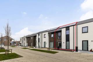 Dans la Gaarlemstraat à Zwankendamme, nous trouvons cette maison récente avec 3 chambres, jardin avec route arrière et garage. La maison à louer...