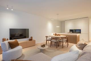 This completely renovated apartment in Residence Rozememieke offers a unique combination of comfort, style, and sustainability. The building itself is getting a fresh look with new balustrades and a painted facade, ready by the Easter period – an added bonus for those looking for a move-in ready and modern space.<br /><br />Inside: contemporary and thoughtful<br />Step into an apartment that has been renovated to the highest standard, both functionally and aesthetically:<br /><br />Space &amp; layout: 82 m² with 3 full bedrooms and 2 modern bathrooms.<br />Kitchen &amp; living area: an open, light-filled living space with a contemporary kitchen equipped with high-quality appliances and smart storage options.<br /><br />Technical innovation: all water, heating, and electrical pipes have been completely renewed, ensuring a worry-free future.<br /><br />Finishing: clean lines, warm materials, and a contemporary look that exudes class and comfort.<br /><br />Additional amenities<br /><br />Cellar storage: included<br />Parking space: for sale at €85,000<br />Furniture: €35,000 (optional)<br /><br />Price<br />Apartment: €799,000 (excluding furniture)<br /><br />This is not just a renovation, but a sustainable project where everything has been reconsidered to create a future-proof apartment.