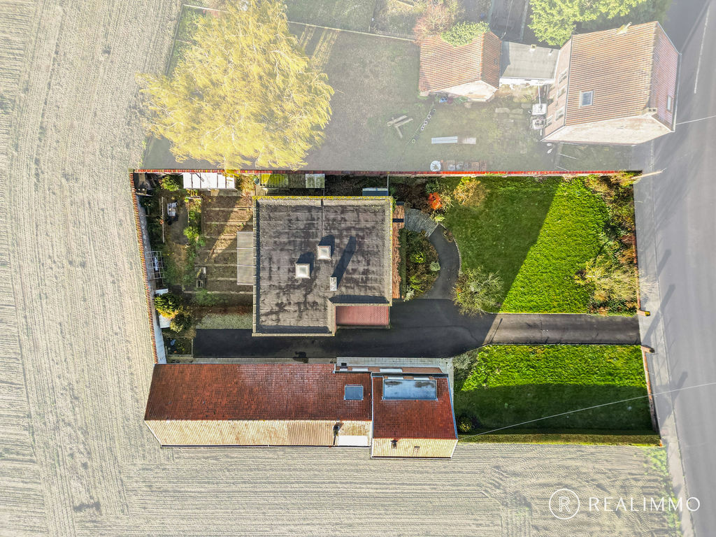 Alleenstaande woning met atelier in St-Denijs - foto 3