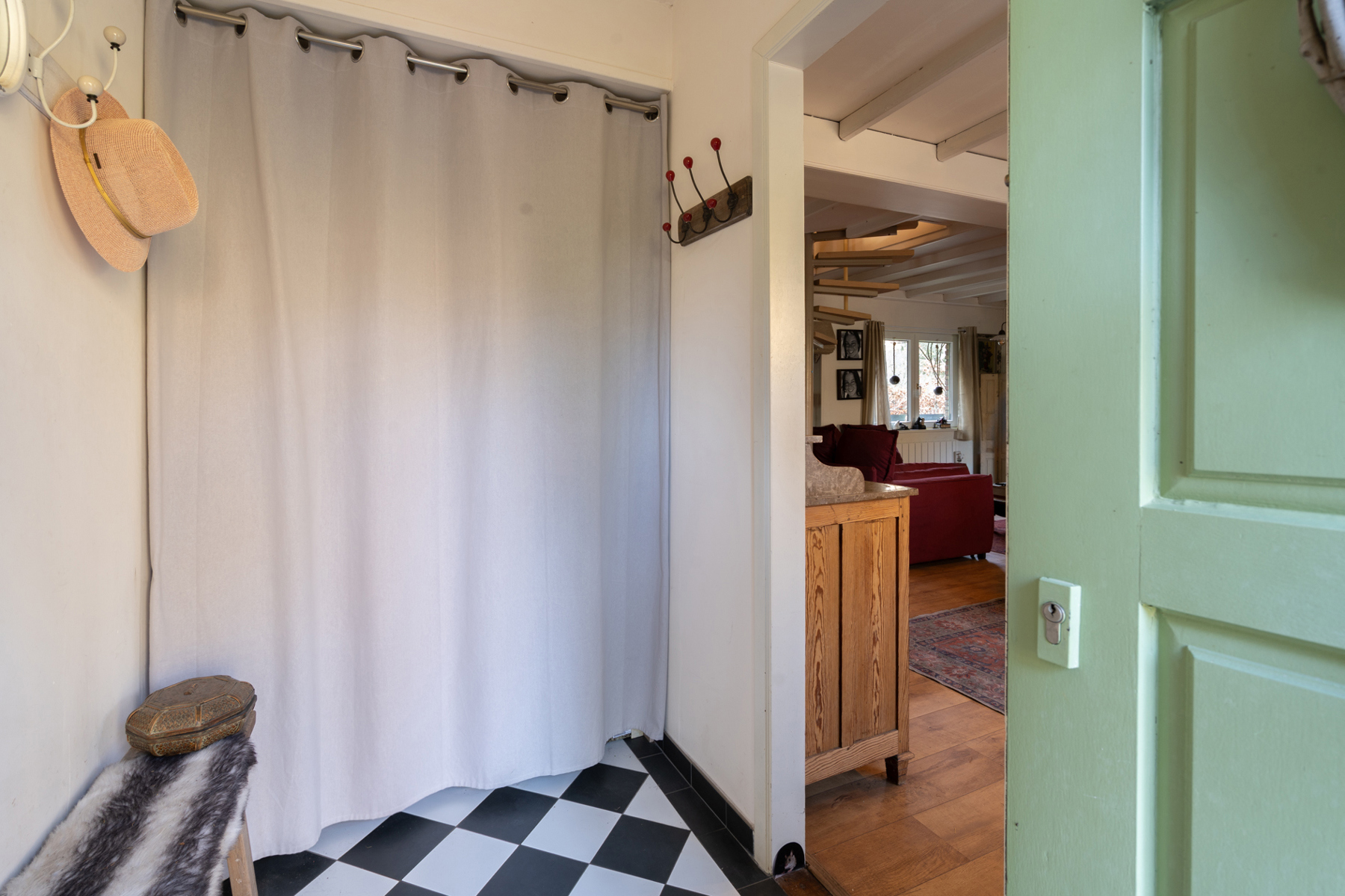 Wonen in alle rust: Degelijke en energiezuinige woning in woongebied met bosrijk karakter - foto 2