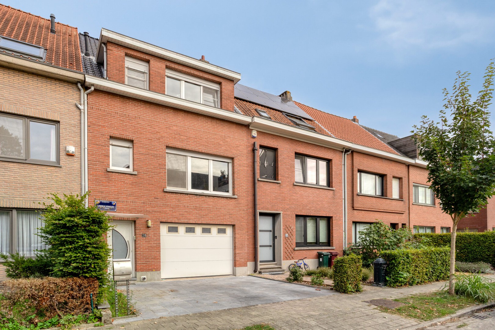 Verassend ruime woning op rustige ligging nabij het centrum - foto 1