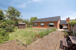 www.germinal70.beOntdek deze charmante woning in de geliefde tuinwijk Germinal te Ronse – de perfecte plek om thuis te komen.Met een...