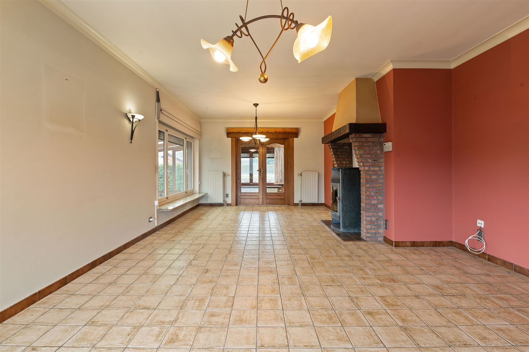 OP TE FRISSEN WONING MET 3 SLAAPKAMERS GELEGEN OP EEN RUIM PERCEEL VAN 11A70CA TE PAAL - foto 4