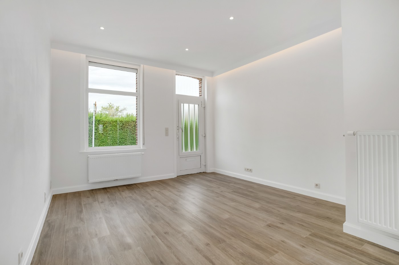 Stijlvol gerenoveerde woning met 2 slpk. in Zandvliet - foto 4