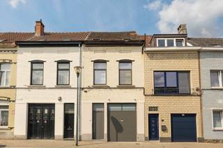 ANDERLECHT, proximité Bizet et La Roue, charmante maison unifamiliale de ± 150m² habitables avec grand atelier/ dépôt, datant de 1945.Au...