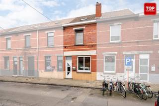 Deze te renoveren woning bevindt zich in een levendige buurt binnen de gemeente Wondelgem, vlakbij Gent. Deze locatie ligt in een goed...